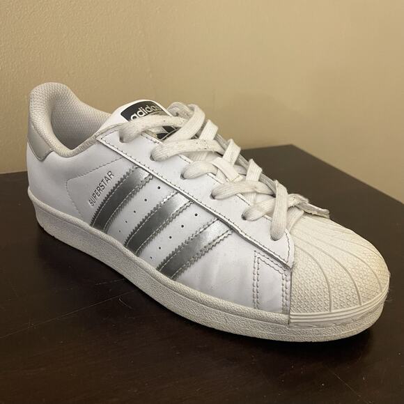 Adidas Superstar Women's Size 6 White Silver - Picture 2 of 7